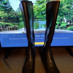 Anne Kline Black Boots with Side Zipper.